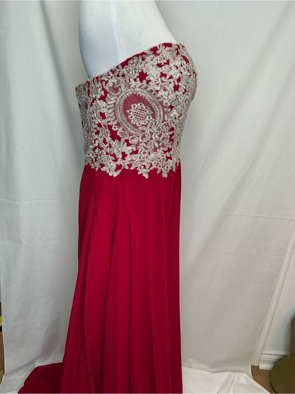 2159 - Elegant Red Evening Gown with Silver Lace Bodice - Picture 5 of 13
